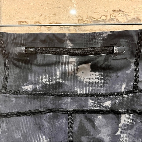 Sweaty Betty The Zero Gravity Leggings - Picture 4 of 7